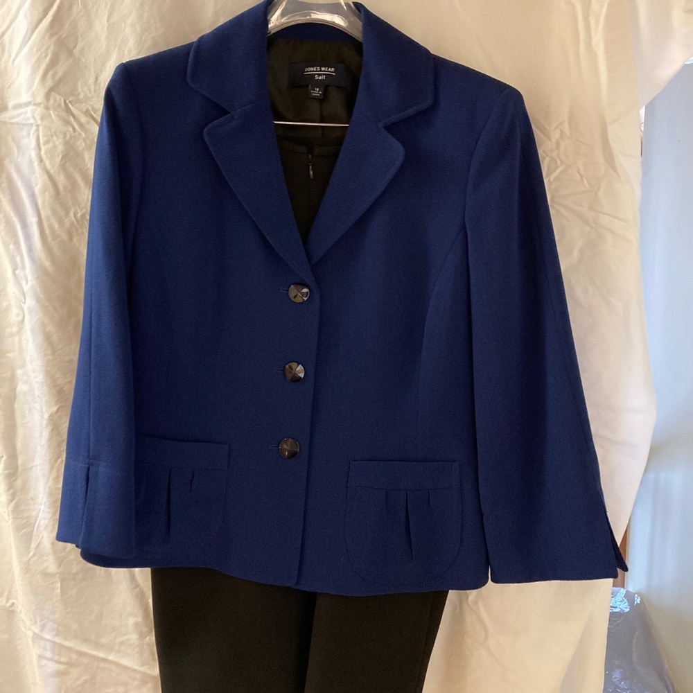 Jones Wear Suit, size 10